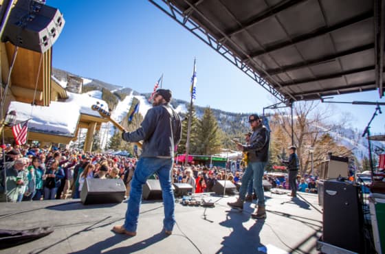 sv_warmsprings_streetparty